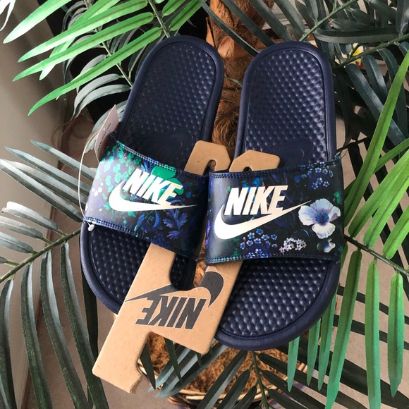 Nike Shoes - Nike sandals
